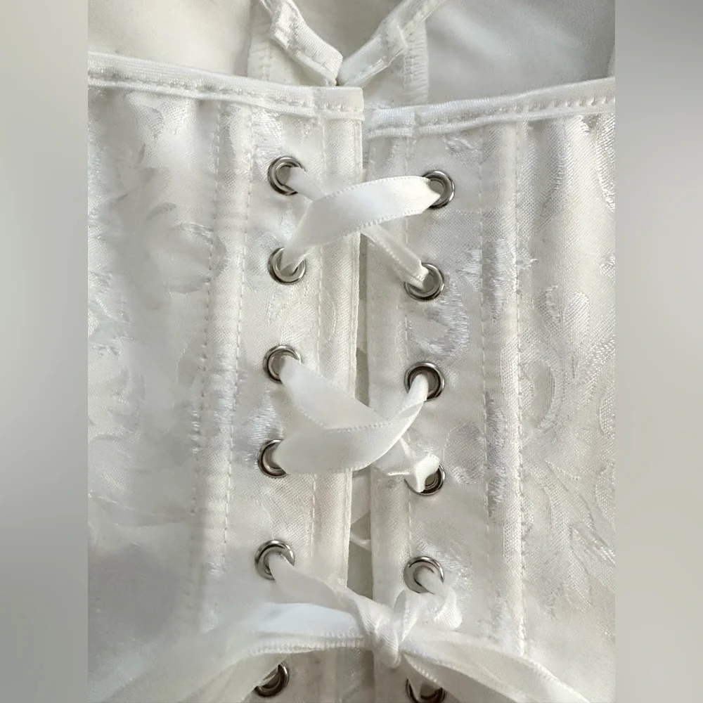NWT Lace Up Corset - Picture 3 of 8